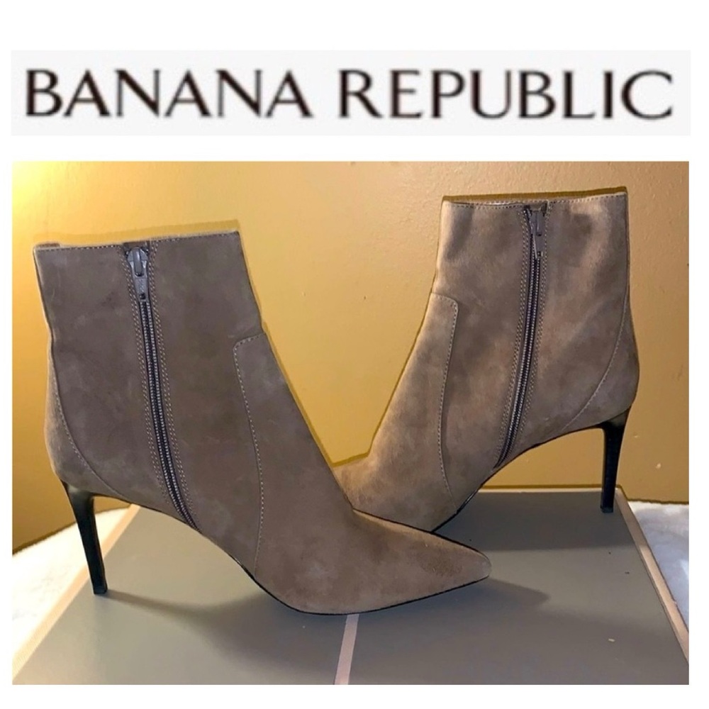 Banana Republic Tan Suede Ankle Booties